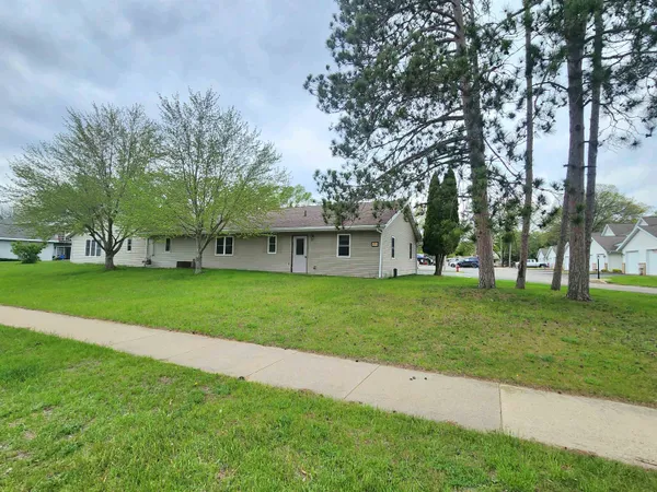 $350,000 | 107 Gillette Street, Pardeeville, WI 53954