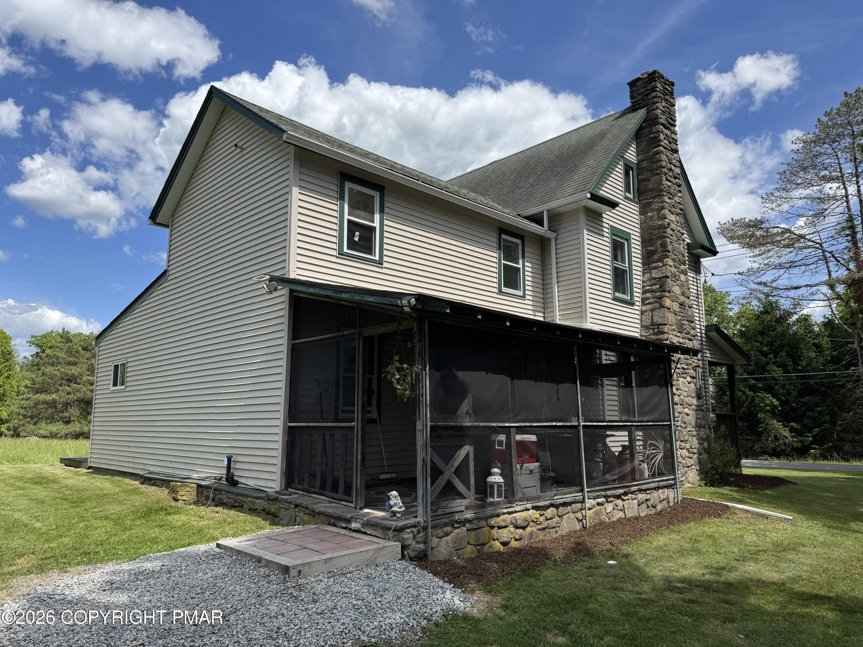 978 Upper Seese Hill Road Canadensis, PA 18325 - Photo 3 of 12 IMG_6915