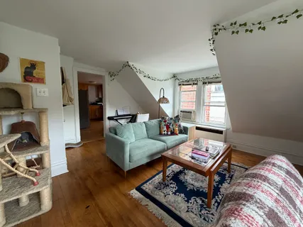 $1,875 | 2905 North Burling Street, Unit 3, Chicago, IL 60657