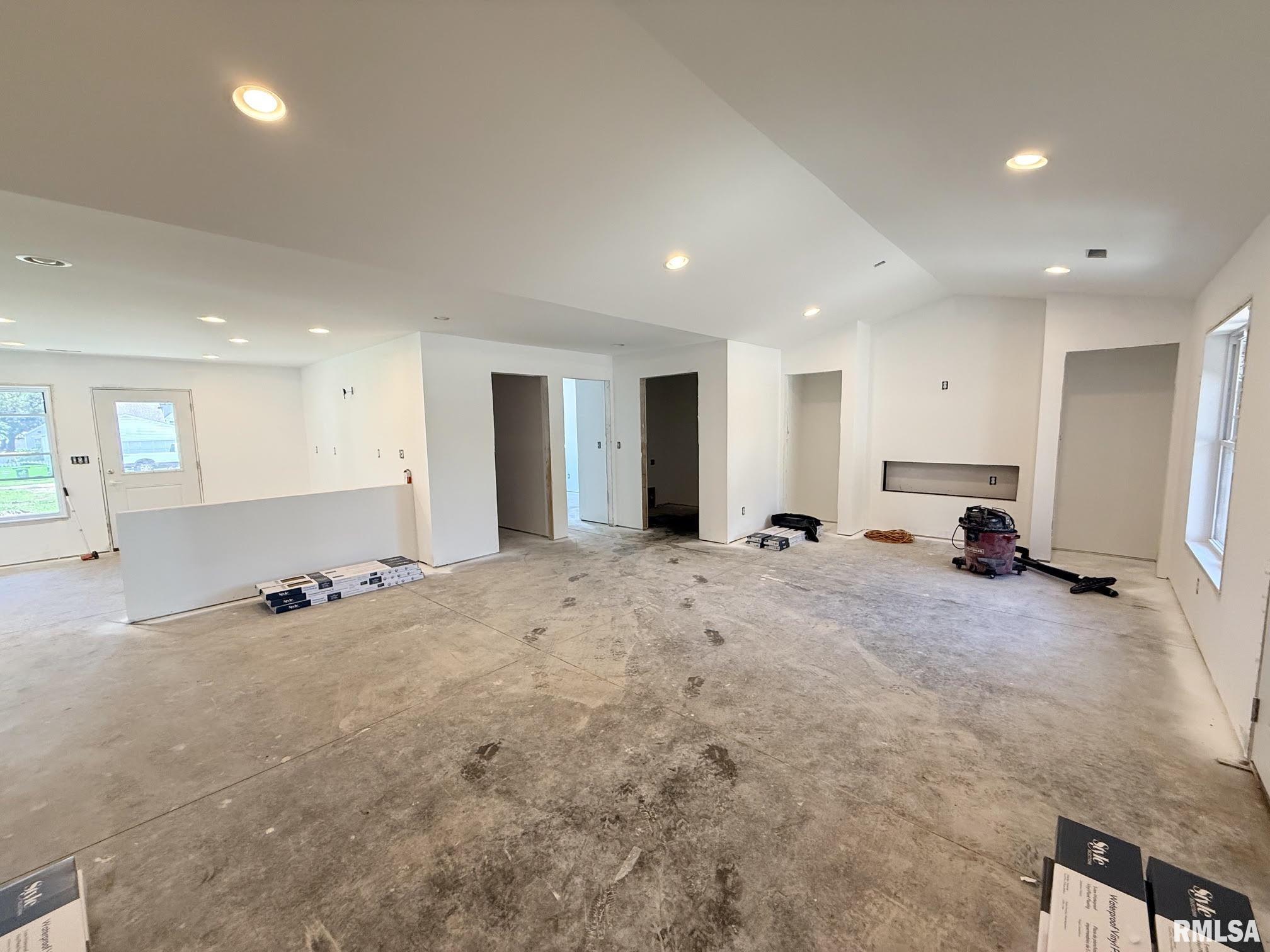 2264 Chestnut Street Quincy, IL 62301 - Photo 2 of 13
