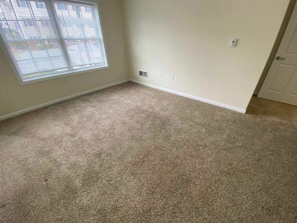 $1,941 | 80 Sentinel Court, Unit 109, Manchester, NH 03103