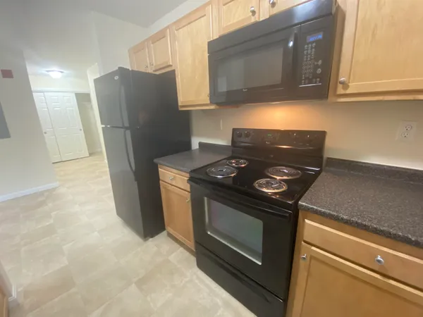 $1,941 | 80 Sentinel Court, Unit 109, Manchester, NH 03103