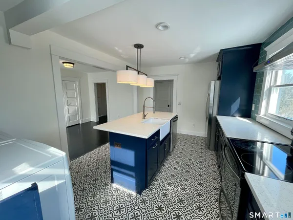 $2,150 | 29 Washington Avenue, Unit B, Danbury, CT 06810