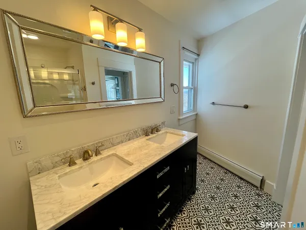 $2,150 | 29 Washington Avenue, Unit B, Danbury, CT 06810