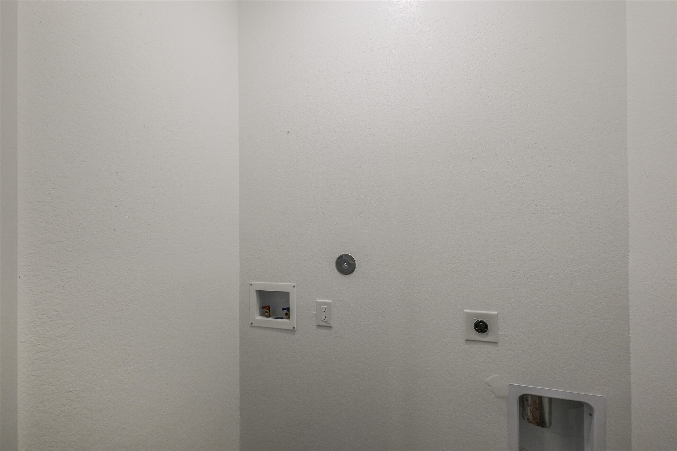 6407 Paris Street Houston, TX 77021 - Photo 22 of 31 a bathroom with a shower