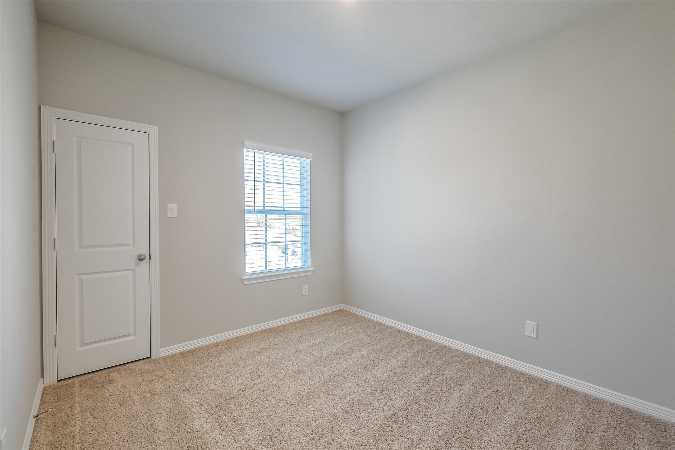 6407 Paris Street Houston, TX 77021 - Photo 24 of 31 an empty room with a window