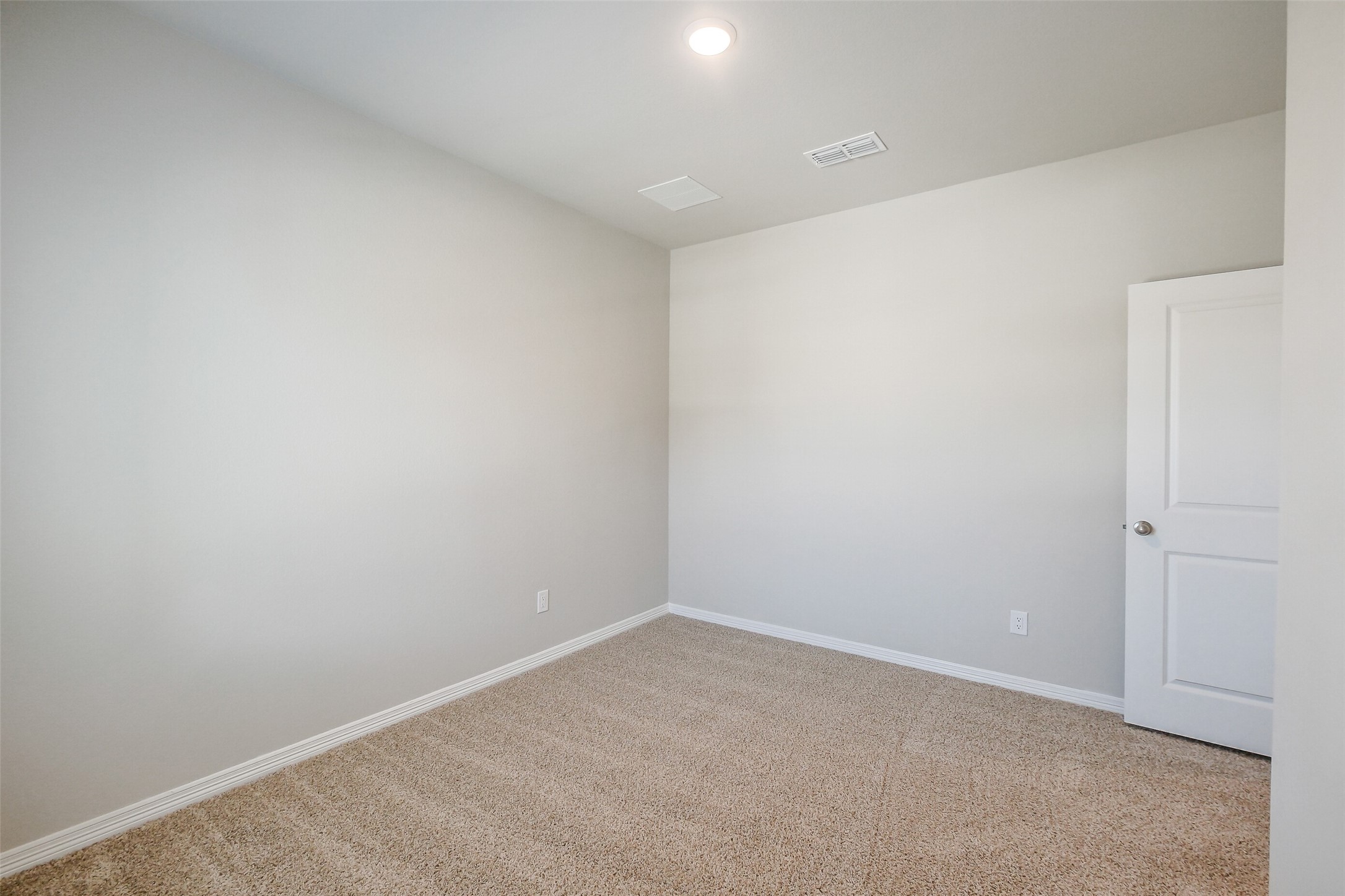 6407 Paris Street Houston, TX 77021 - Photo 25 of 31 a view of an empty room