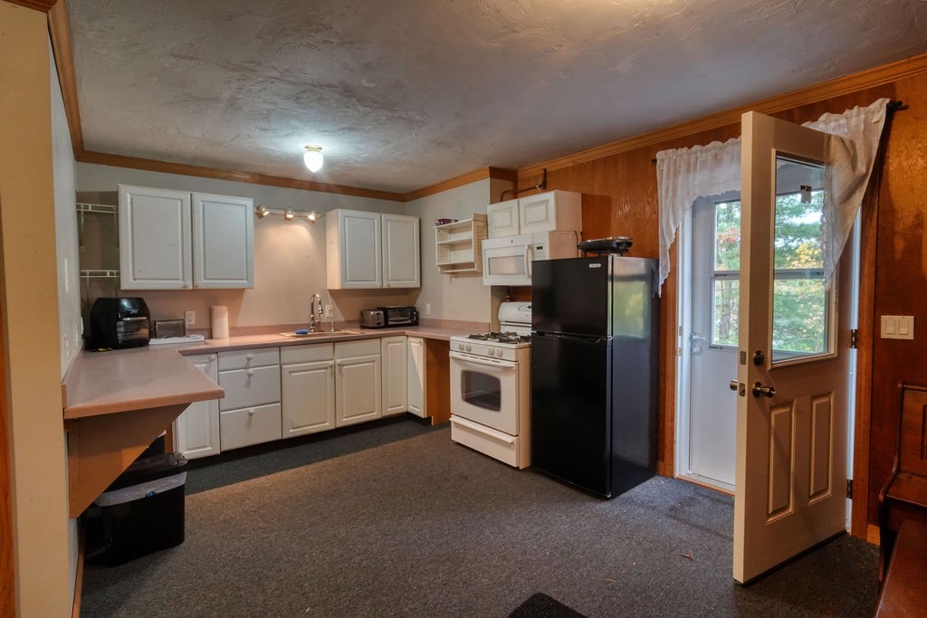 42 Kiley Way Coventry, RI 02816 - Photo 23 of 44 In-law Kitchen