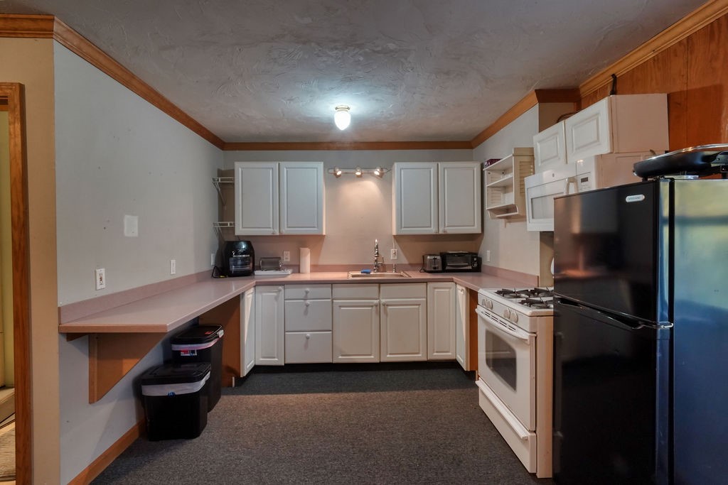 42 Kiley Way Coventry, RI 02816 - Photo 24 of 44 In-law Kitchen