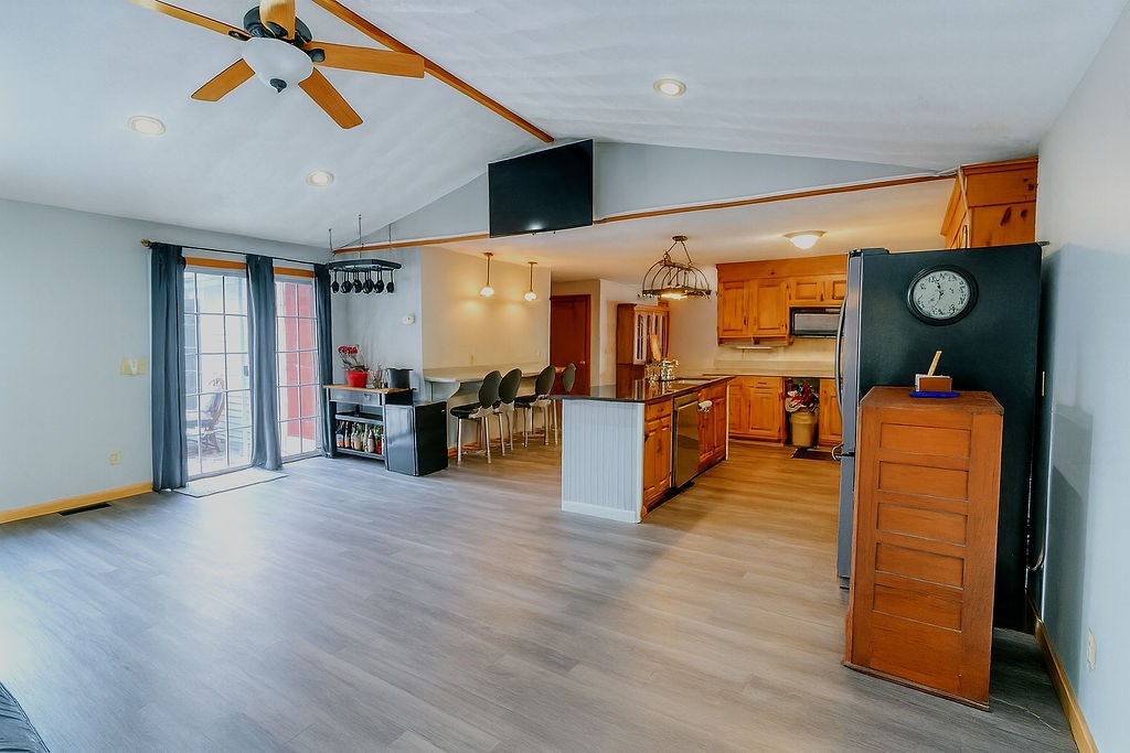 42 Kiley Way Coventry, RI 02816 - Photo 4 of 44