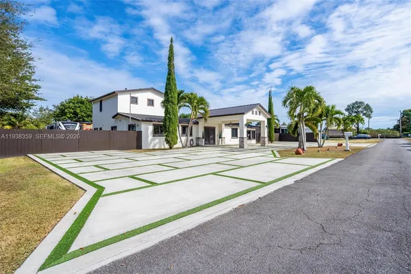 $1,075,000 | 20221 Southwest 318th Street, Homestead, FL 33030