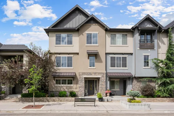 $634,000 | 3290 East Thoroughbred Lane, Boise, ID 83716