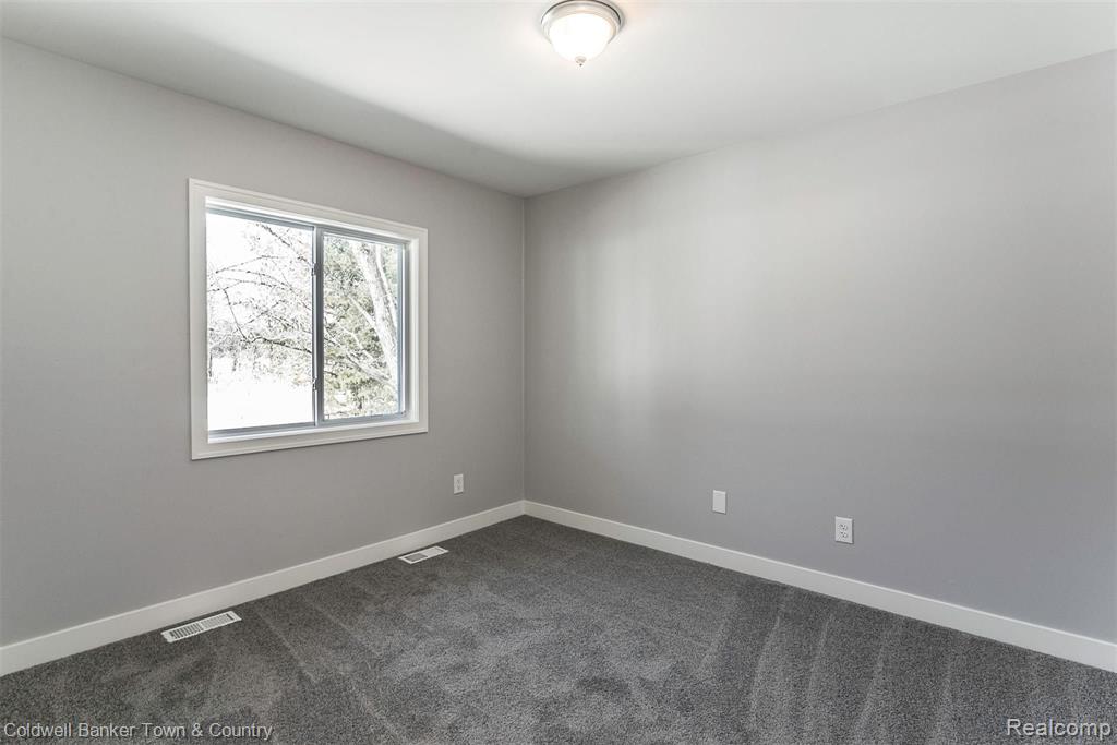 8140 Oak Grove Road Howell, MI 48855 - Photo 29 of 37