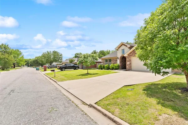 $1,850 | 750 South Valentine Drive, Sherman, TX 75090