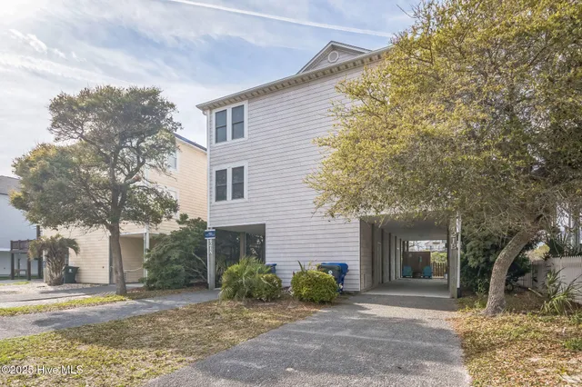 $715,000 | 421 North New River Drive, Surf City, NC 28445