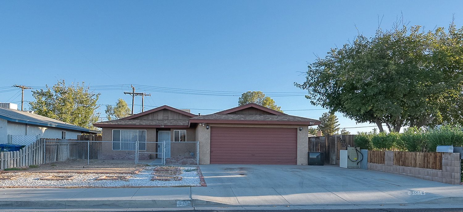911 West Upjohn Avenue Ridgecrest, CA 93555 - Photo 1 of 28