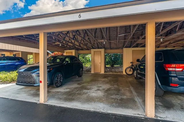 a view of a garage