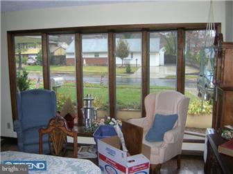 202 Kingsport Road Cherry Hill, NJ 08034 - Photo 3 of 12 Living Room