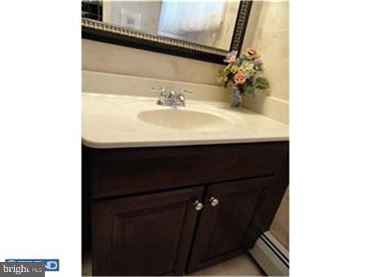 2844 Nestling Road Philadelphia, PA 19154 - Photo 14 of 21 Bathroom
