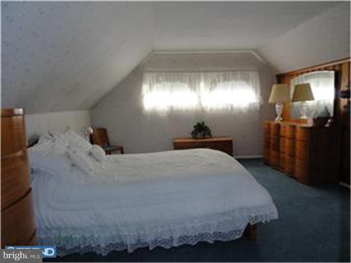 2844 Nestling Road Philadelphia, PA 19154 - Photo 17 of 21 Bedroom - Main