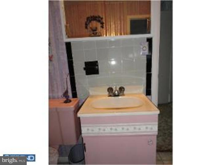 2844 Nestling Road Philadelphia, PA 19154 - Photo 18 of 21 Bathroom