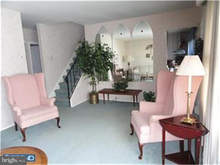 2844 Nestling Road Philadelphia, PA 19154 - Photo 4 of 21 Living Room