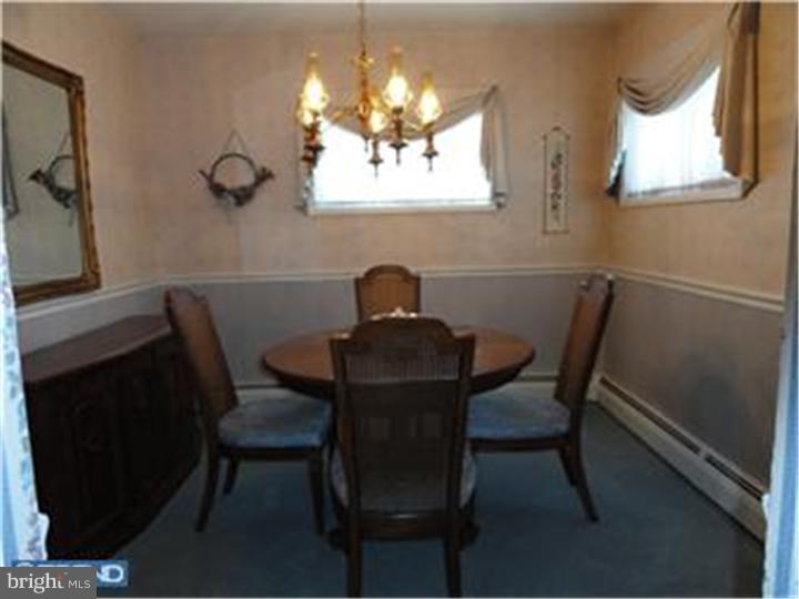 2844 Nestling Road Philadelphia, PA 19154 - Photo 5 of 21 Dining Room