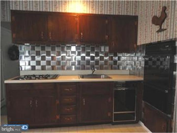 2844 Nestling Road Philadelphia, PA 19154 - Photo 10 of 21 Kitchen