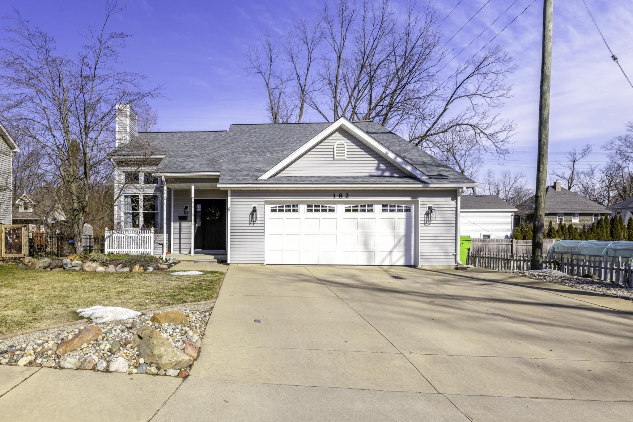182 West Washington Street Romeo, MI 48065 - Photo 1 of 34 50200388-f9c87799-ebe6-4387-85ec-6e3e826929cd.JPG