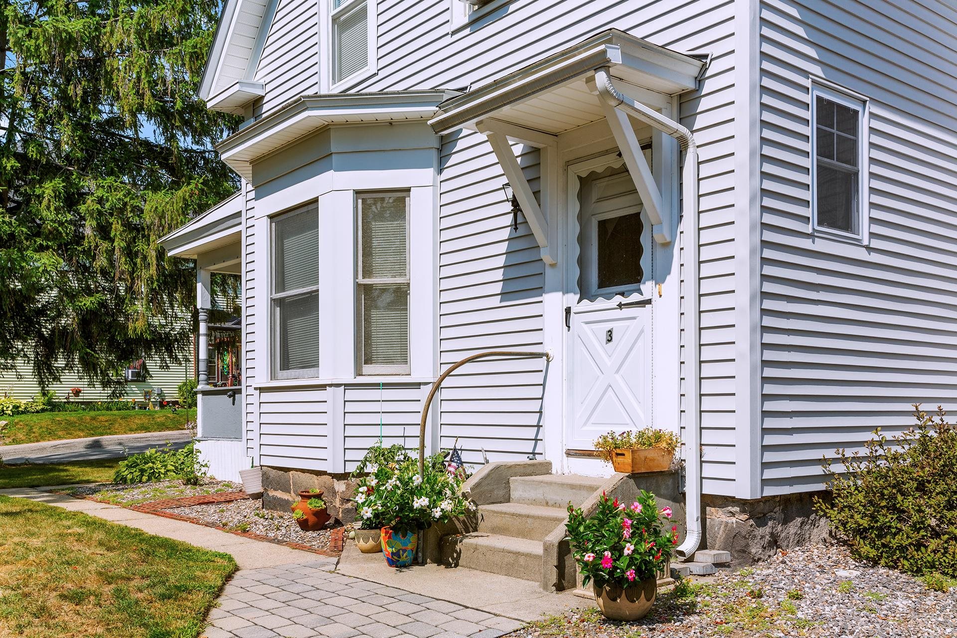 15 Franklin Street Derry, NH 03038 - Photo 2 of 40