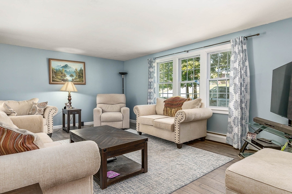 8 Old County Road Amesbury, MA 01913 - Photo 7 of 23