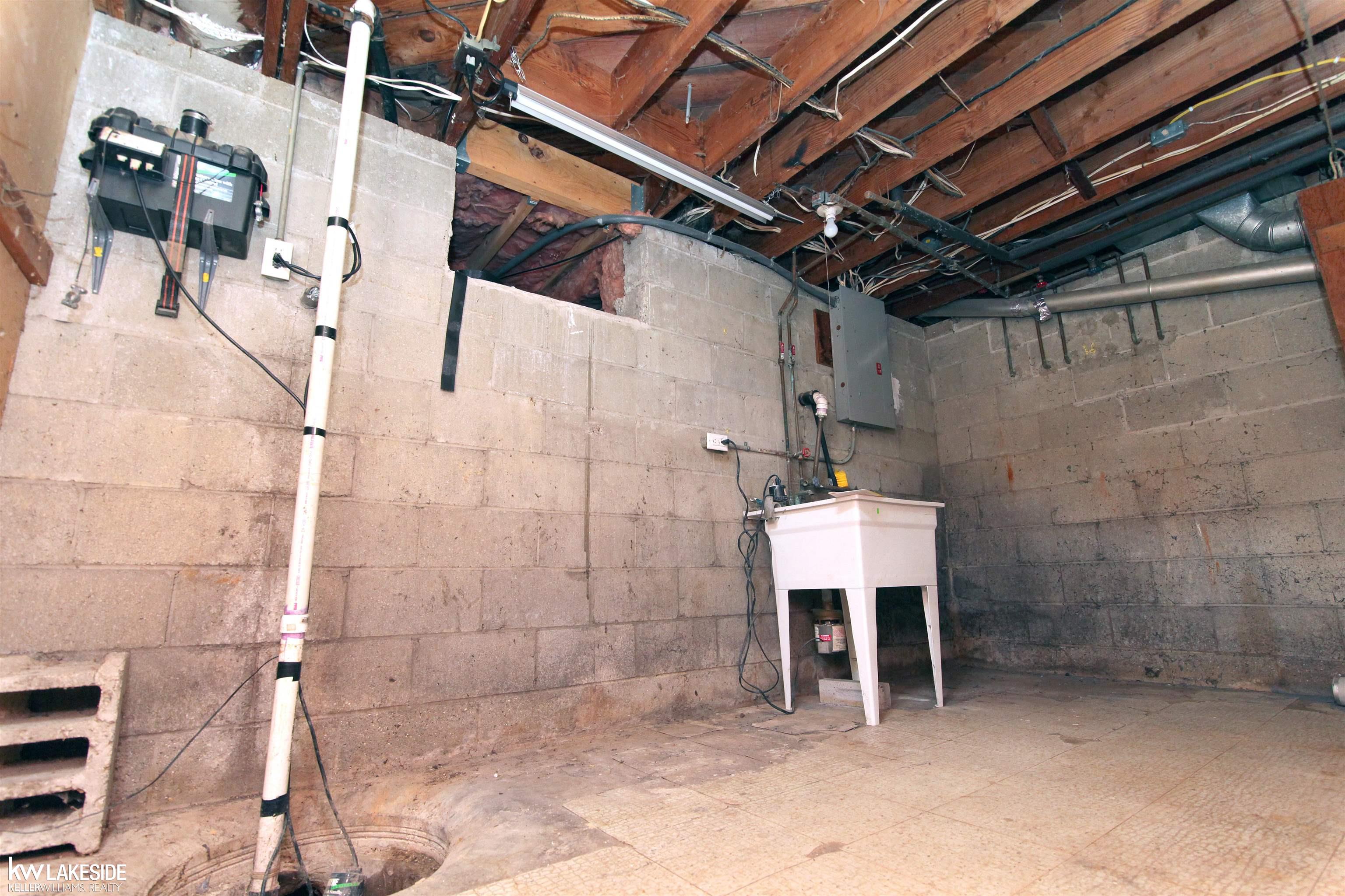 470 Elmhill Road Rochester, MI 48306 - Photo 25 of 26 50151994-41251556-5937-4eba-8bf0-cc109ab45a25.JPG