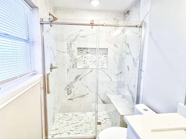 $299,900 | 415 Sevenhampton Lane, Houston, TX 77015