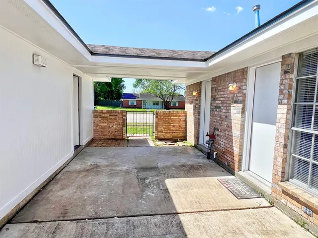 $299,900 | 415 Sevenhampton Lane, Houston, TX 77015