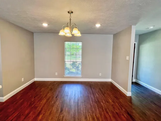 $299,900 | 415 Sevenhampton Lane, Houston, TX 77015