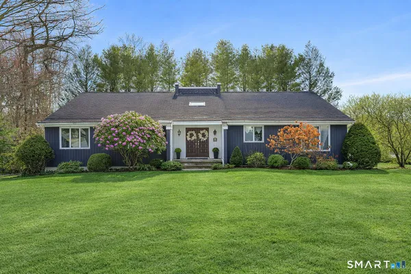 $795,000 | 15 Glenarden Road, Trumbull, CT 06611