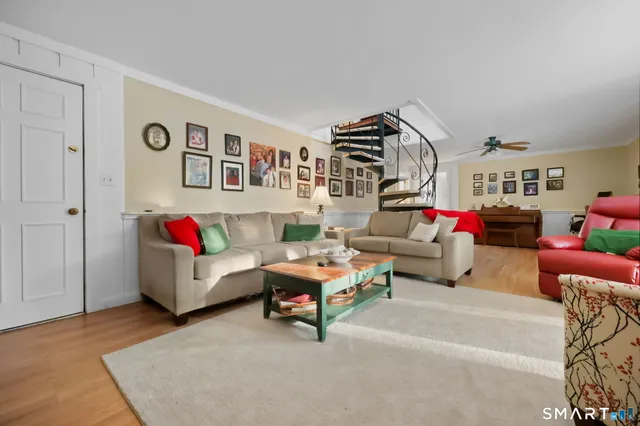 $800,000 | 15 Glenarden Road, Trumbull, CT 06611