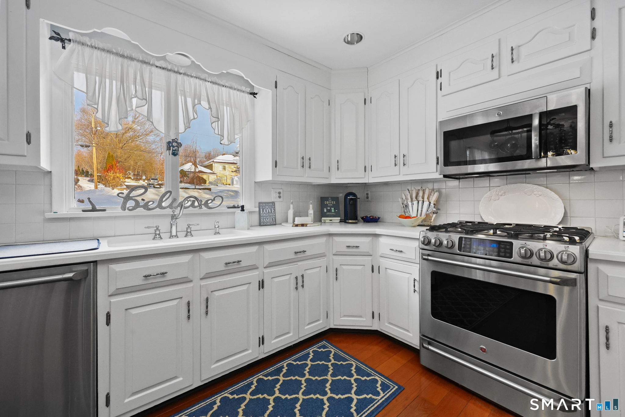 15 Glenarden Road Trumbull, CT 06611 - Photo 7 of 37