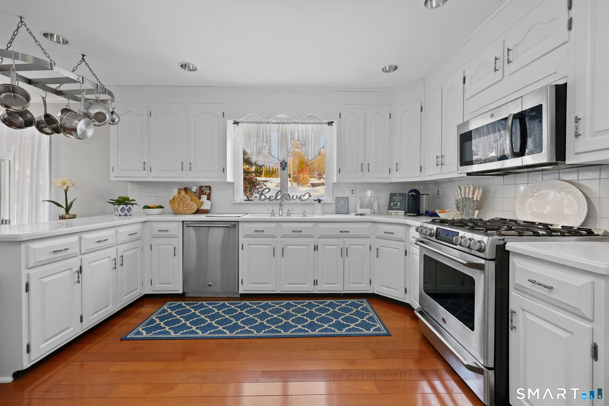 15 Glenarden Road Trumbull, CT 06611 - Photo 9 of 39