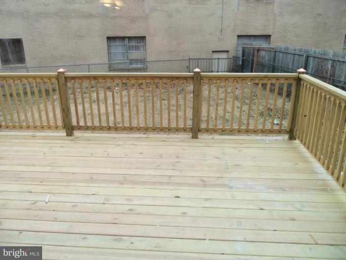58 Del Rio Road Dundalk, MD 21222 - Photo 12 of 16 Deck