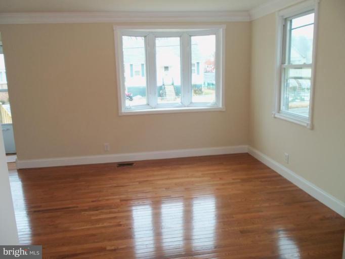 58 Del Rio Road Dundalk, MD 21222 - Photo 3 of 16 Living Room #2