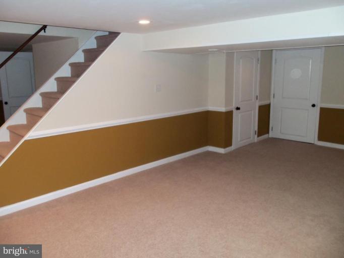 58 Del Rio Road Dundalk, MD 21222 - Photo 7 of 16 Family Room