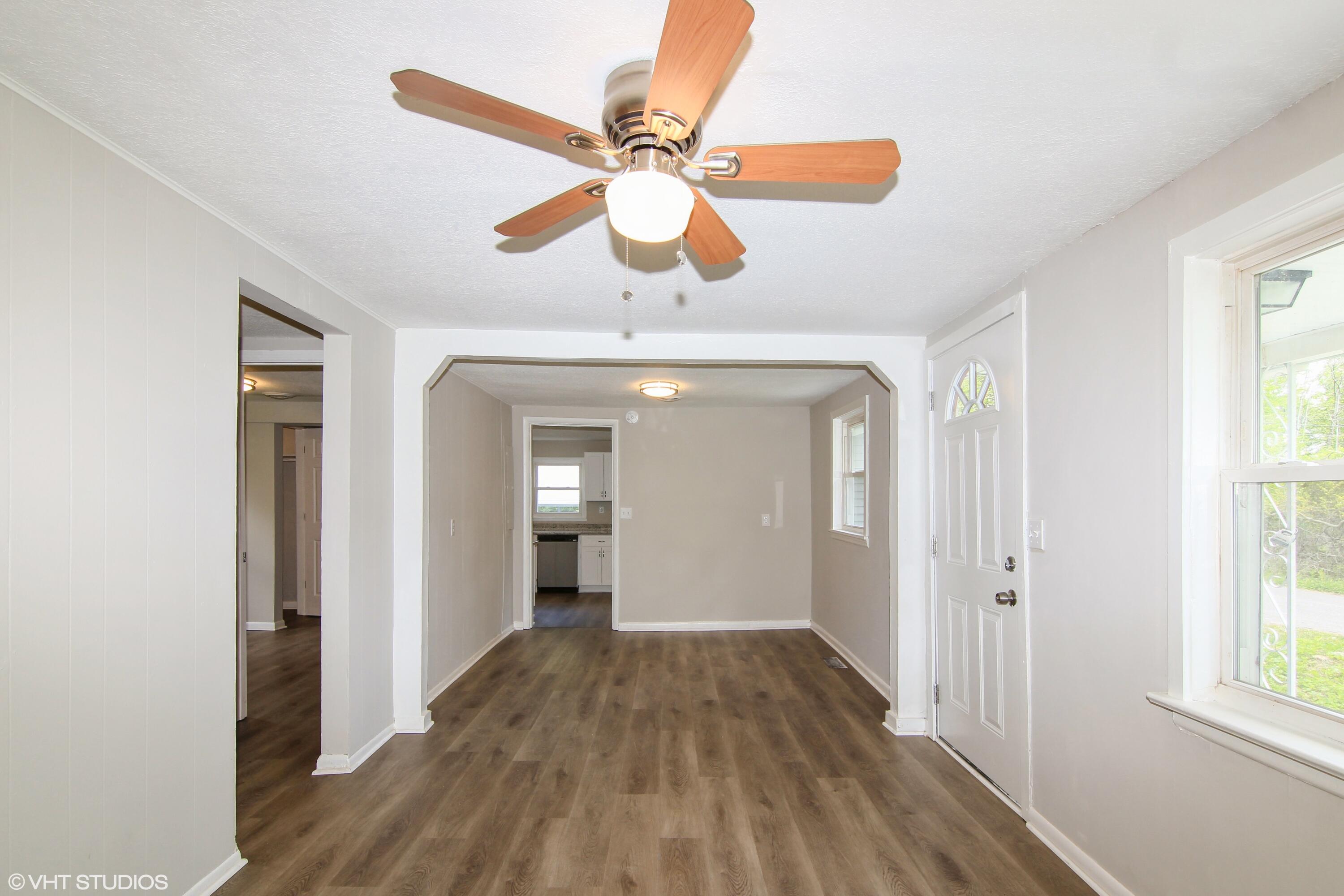 115 Land Loop Dunlap, TN 37327 - Photo 5 of 15 05_115LANDLOOPRD_2005_HiRes