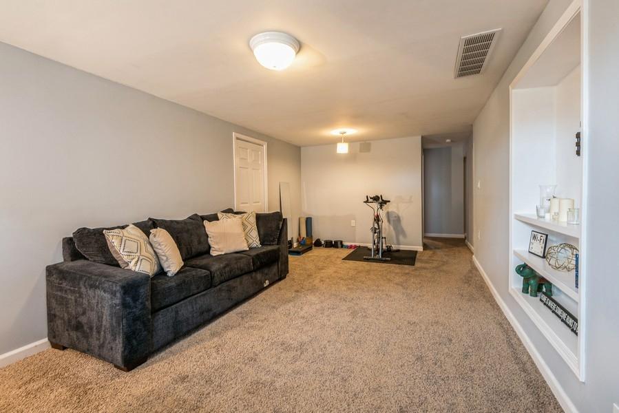 1139 Fairlawn Road St. Joseph, MI 49085 - Photo 12 of 17 08_1139FairlawnRoad_3_FamilyRoom_LowRes