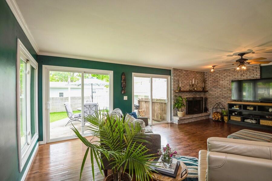 1139 Fairlawn Road St. Joseph, MI 49085 - Photo 7 of 17 04_1139FairlawnRoad_10001_LivingRoom_Low