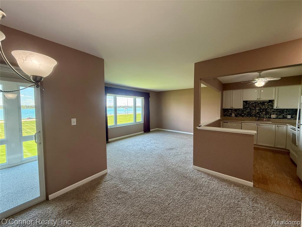 1660 River Road, Unit 19 Marysville, MI 48040 - Photo 3 of 17