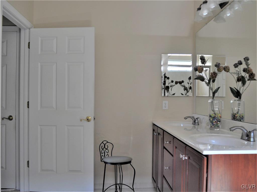 40 Inverness Lane Easton, PA 18045 - Photo 27 of 50 Gallery Image 27