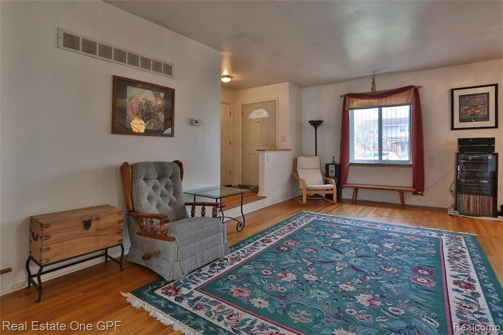6187 Raintree Drive Canton, MI 48187 - Photo 5 of 19 LR2.jpg