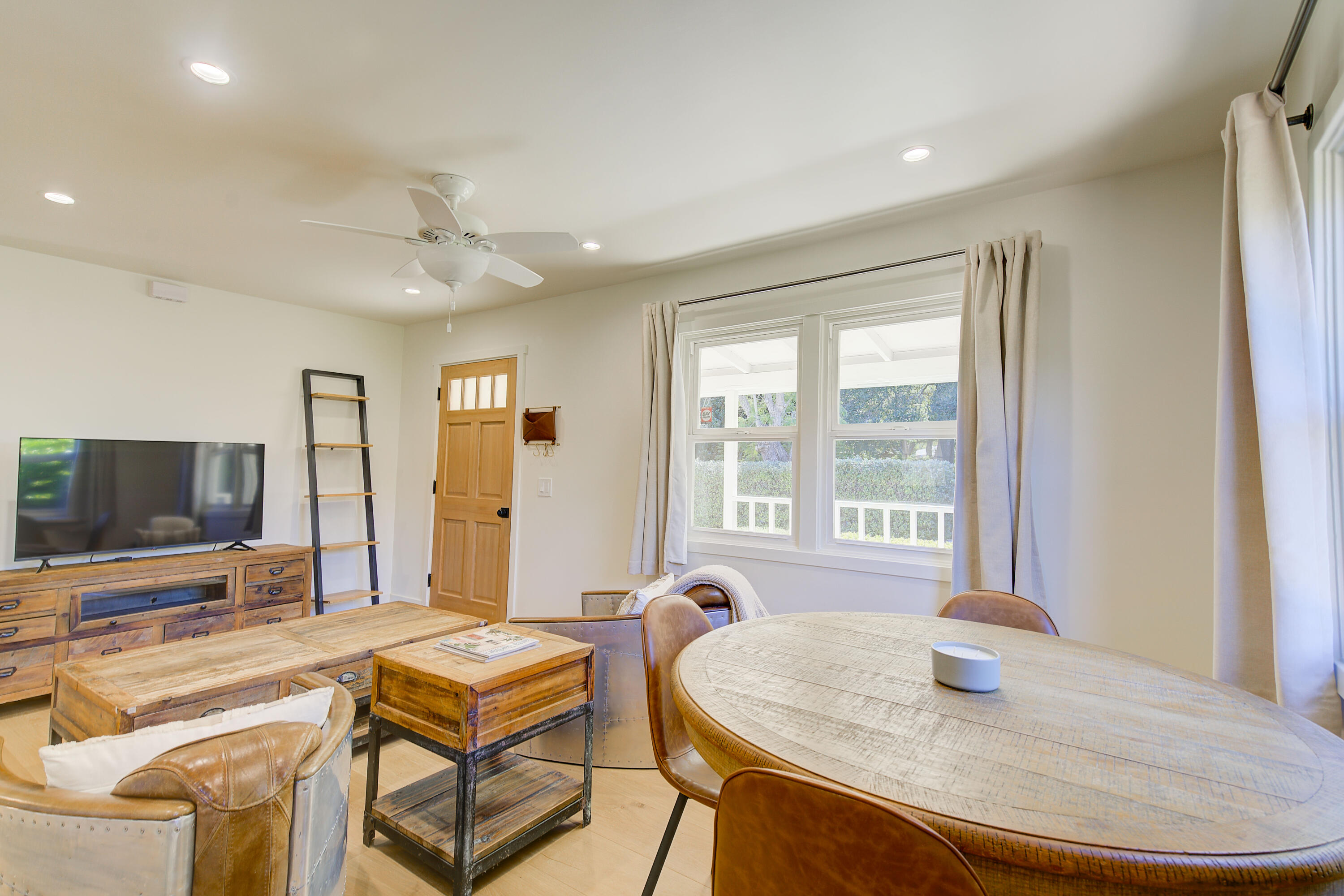 2022 Monterey Street Santa Barbara, CA 93101 - Photo 11 of 24 a living room with furniture and flat screen tv