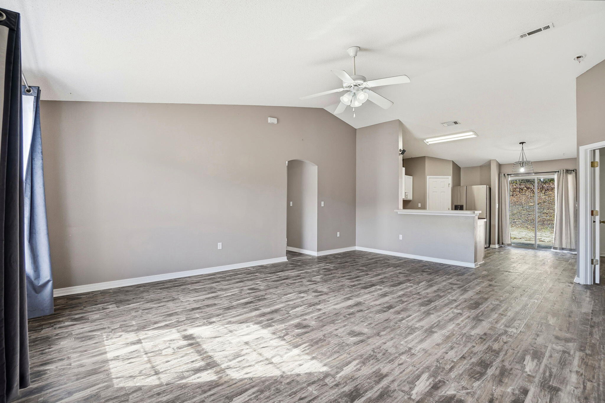 209 Cabana Way Crestview, FL 32536 - Photo 6 of 30 LIVING ROOM